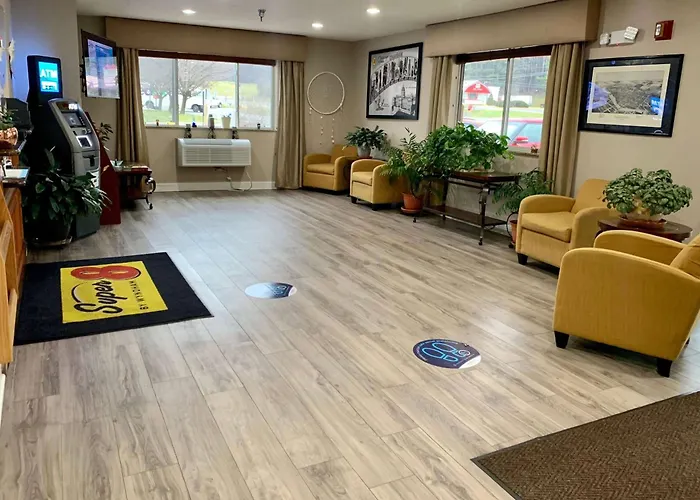 Super 8 By Wyndham Clearfield